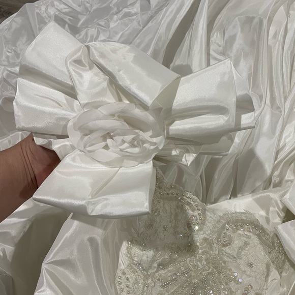 VINTAGE 1988 Eve of Milday Wedding Dress - Picture 3 of 10